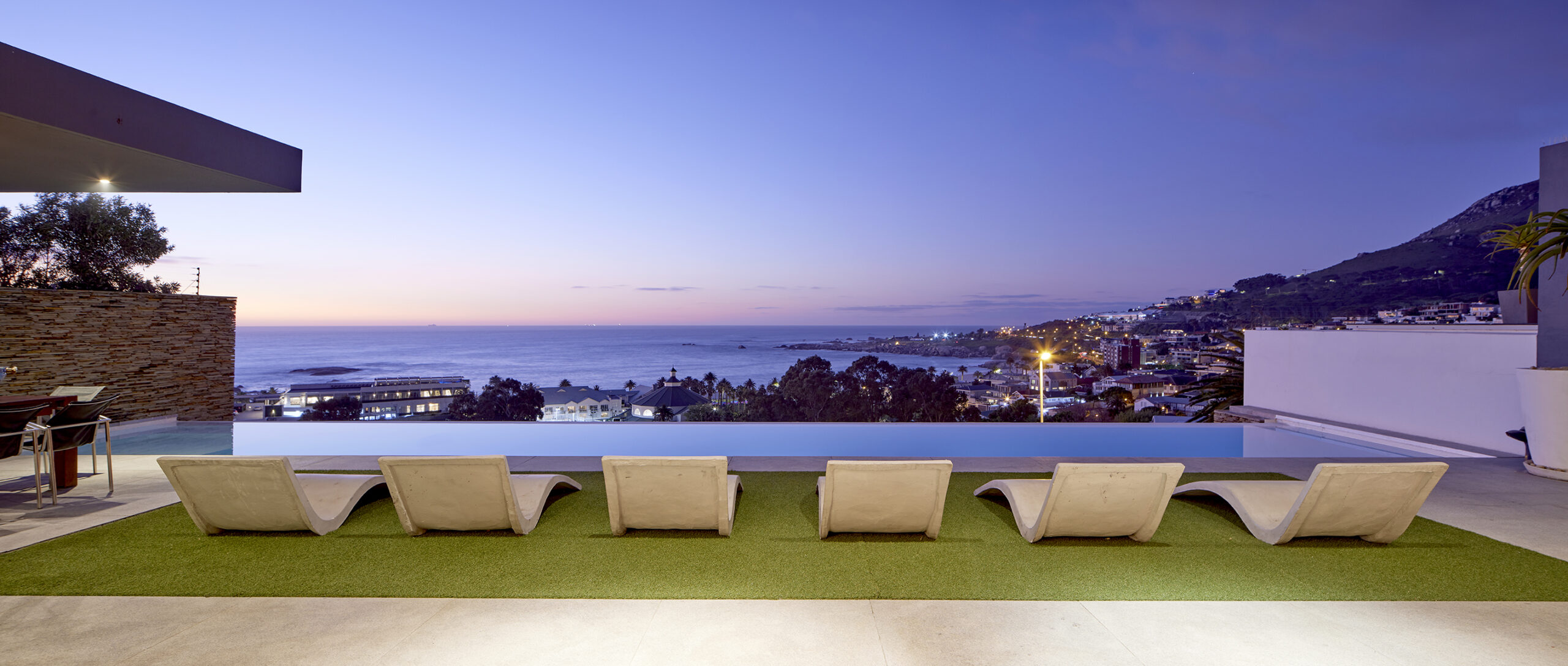 09. Infinity Pool With Ocean View