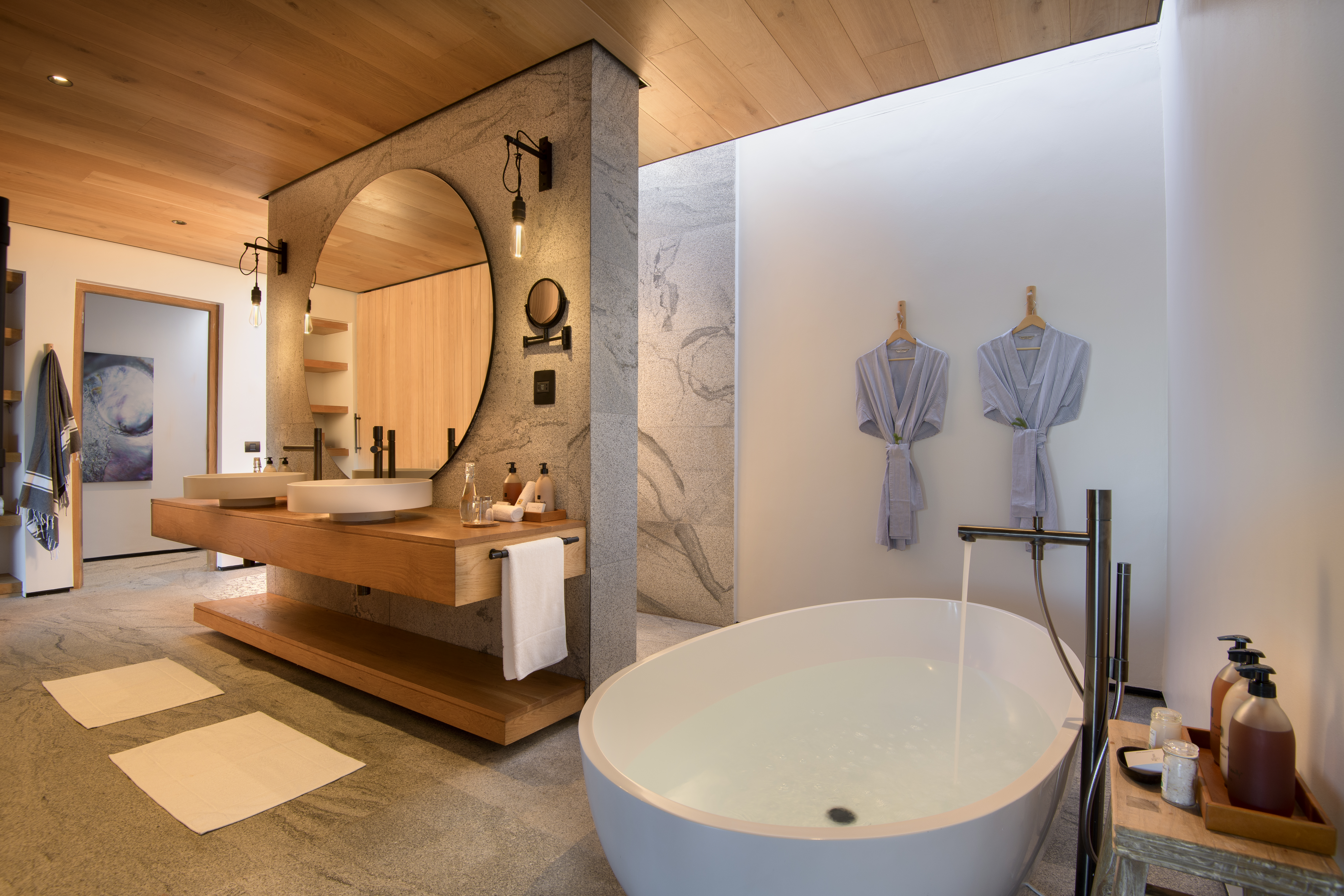 Morukuru Beach Lodge Bathroom (1)