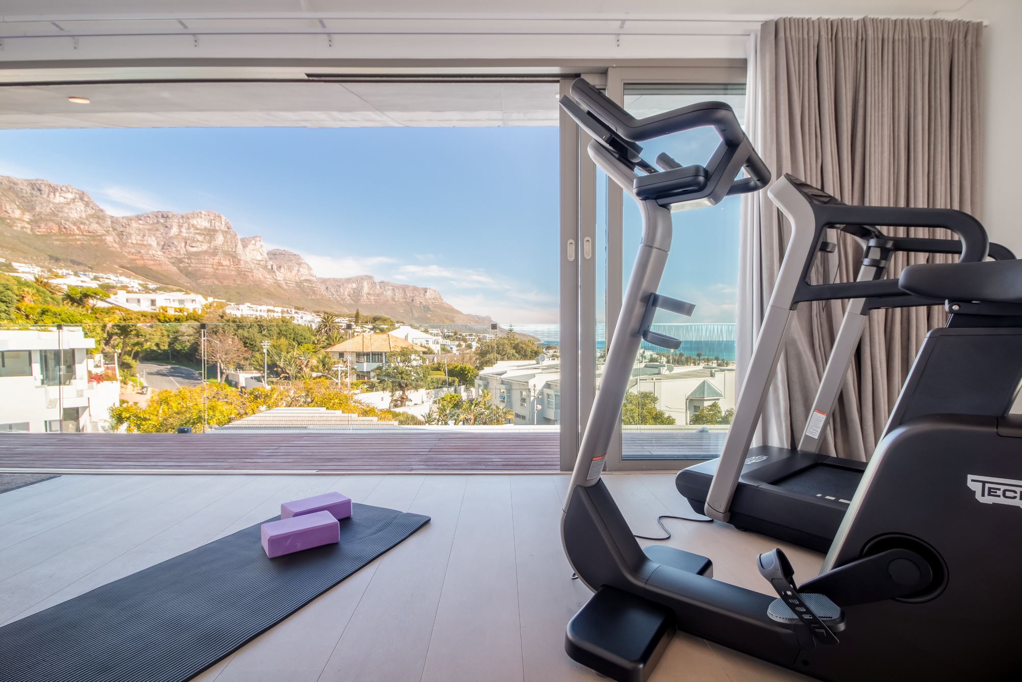 Arg Luxury Villa In Camps Bay 11